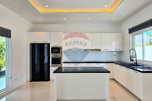 picture [920601001-650] Modern Quality Pool Villa, 3 Bed 3 bath in Hua Hin Soi 88 For Sale - 13/27