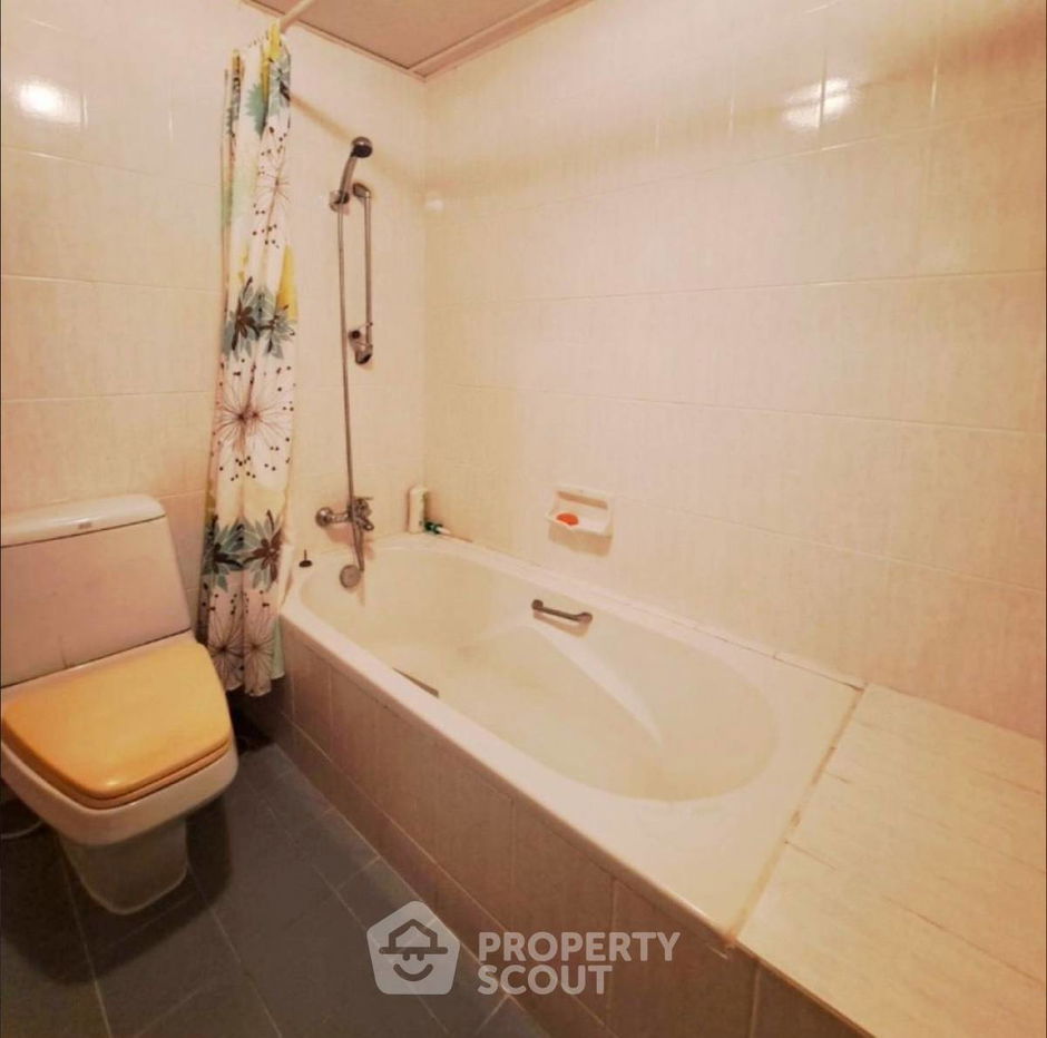 picture 2-BR Condo at Cha-Am Grand Condotel close to Cha-Am Beach (ID 1779372) - 8/10