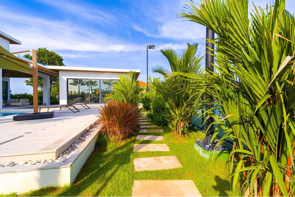 รูป [920601001-697] ขายวิลล่าหรูพร้อมสนามเทนนิส 4 ห้องนอน 4 ห้องน้ำ ในซอย 70 ของ huahin - รูปที่ 8/108