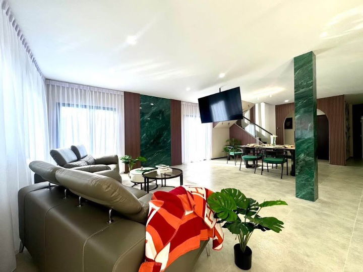 รูป 🏡 พูลวิลล่าหรู 5 ห้องนอน ในหมู่บ้าน Country Club Village พัทยาตะวันออก - รูปที่ 3/15