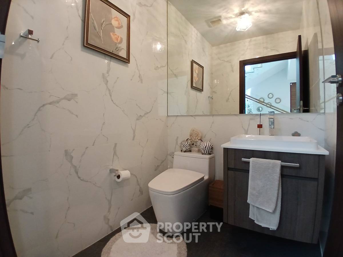 รูป วิลล่า 6-ห้องนอน ใกล้ เดอะ เวเนเซีย (ID 1538958) - รูปที่ 41/47