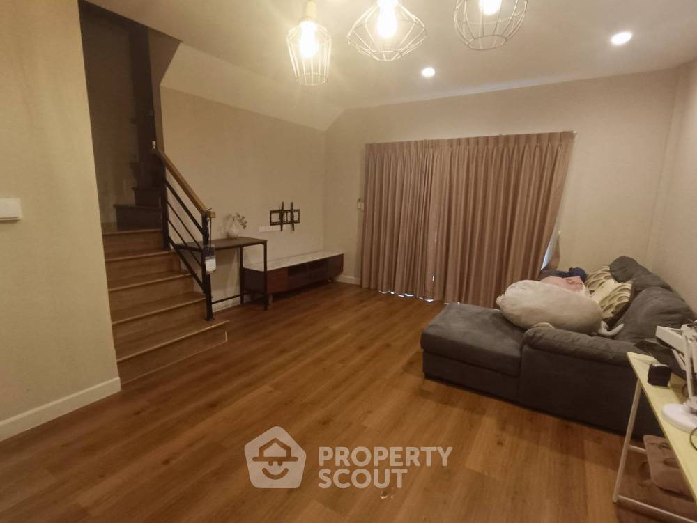 รูป ทาวน์เฮาท์ 2-ห้องนอน ใน มหาสวัสดิ์ (ID 2035468) - รูปที่ 3/18