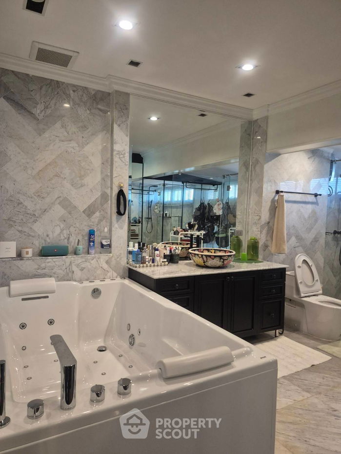 picture 4-BR House in Nuan Chan (ID 2456436) - 7/43