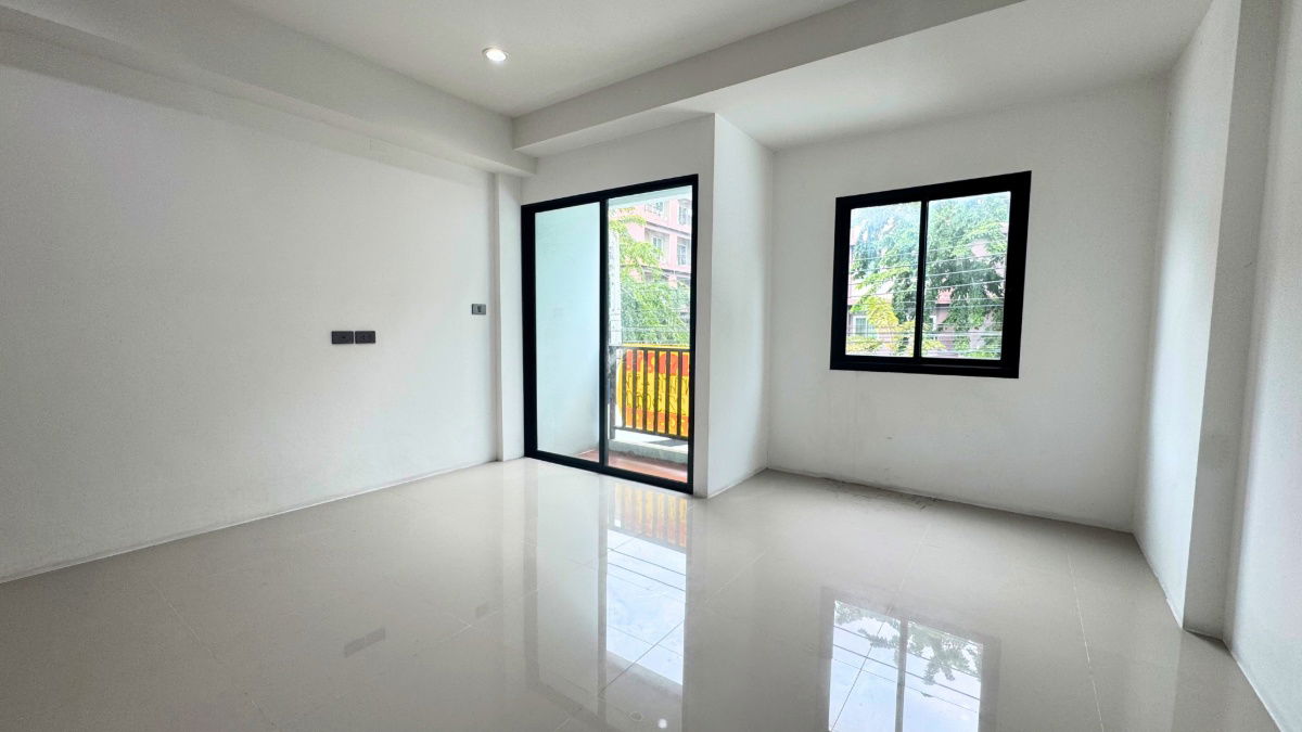 picture Commercial building for sale, new condition, never used, 4 floors (Mix-Use), Soi Lad Phrao 107, ready for immediate use. - 12/17