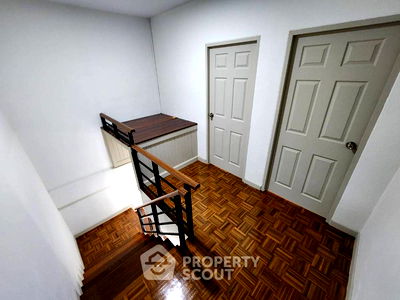 Houses for sale Muang Chon Buri Chonburi : 3-BR House in Huai Kapi (ID 1957738)