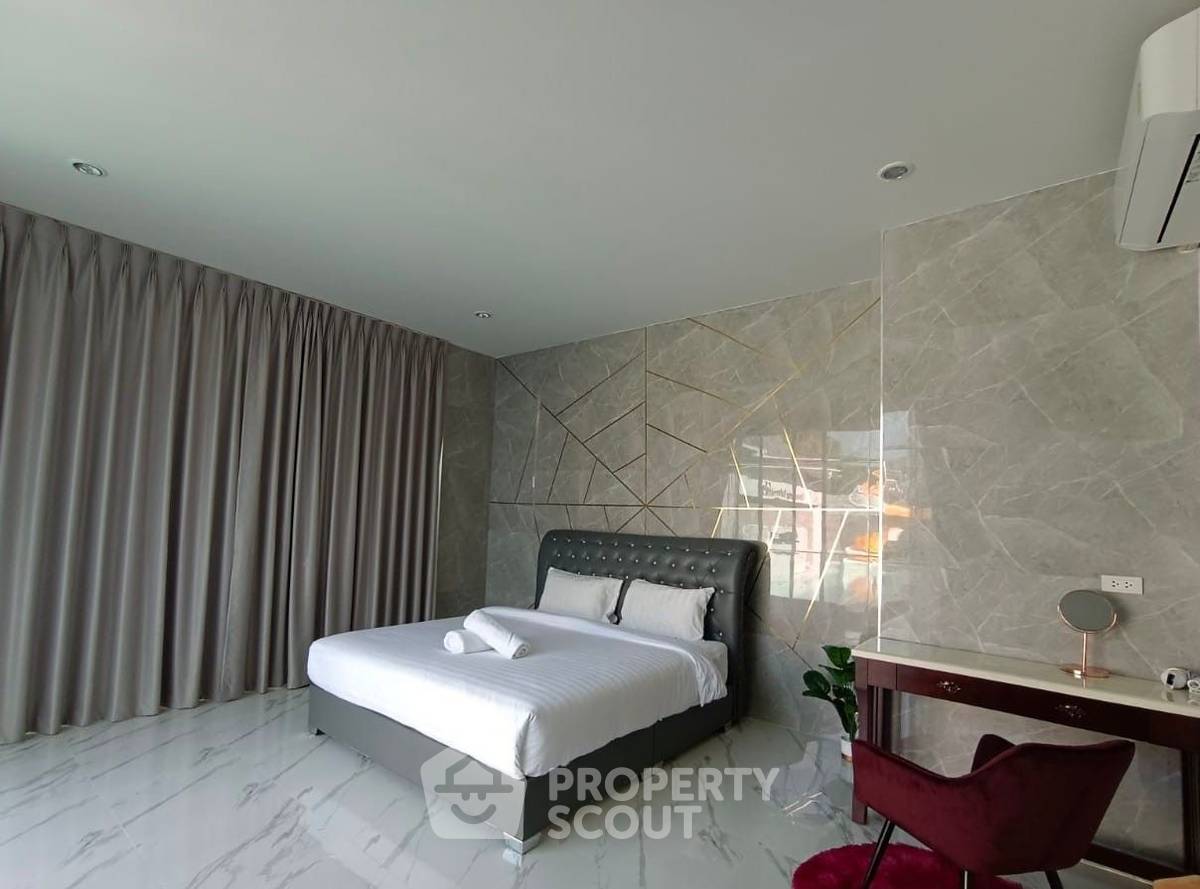 picture 4-BR Villa close to Hua Hin City (ID 1234212) - 4/12