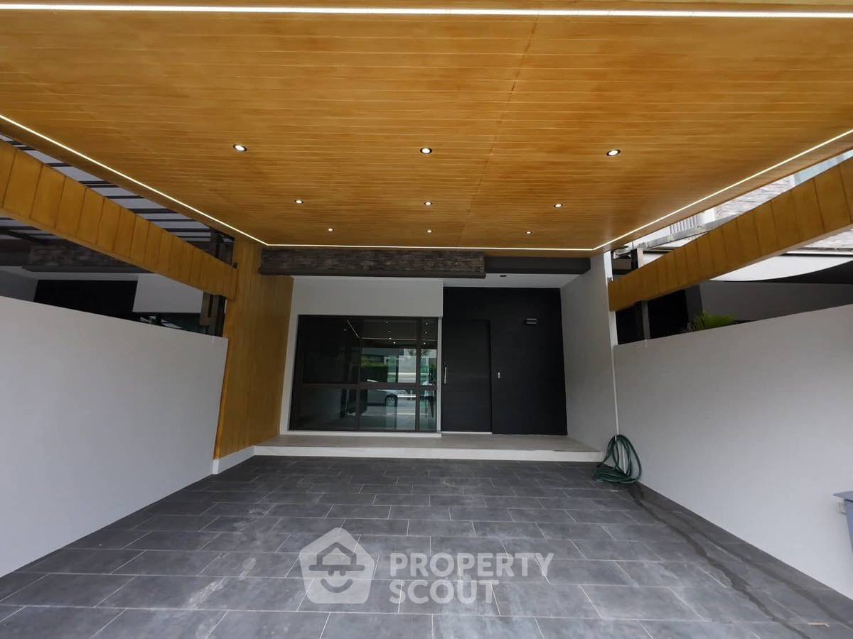 รูป ทาวน์เฮ้าส์ 3-ห้องนอน ใน ลาดพร้าว (ID 2455809) - รูปที่ 3/38