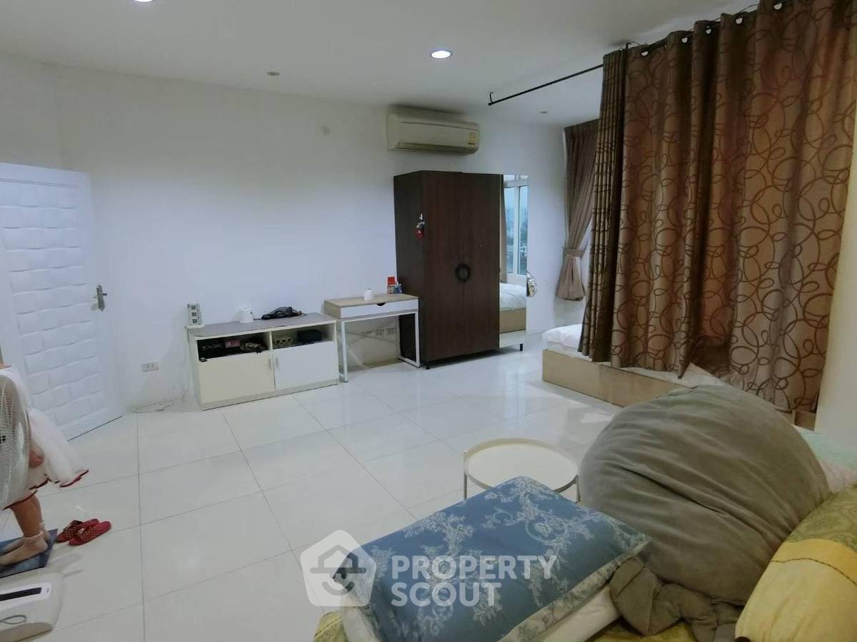 picture 2-BR Condo at Country Complex Bangna near BTS Bang Na (ID 1267410) - 7/33