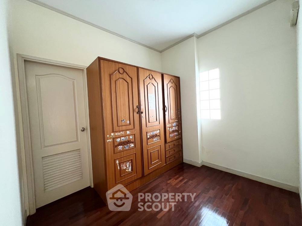 รูป บ้าน 3-ห้องนอน ที่ พาร์คเวย์ ชาเล่ต์ รามคำแหง ใน มีนบุรี (ID 1751066) - รูปที่ 6/31