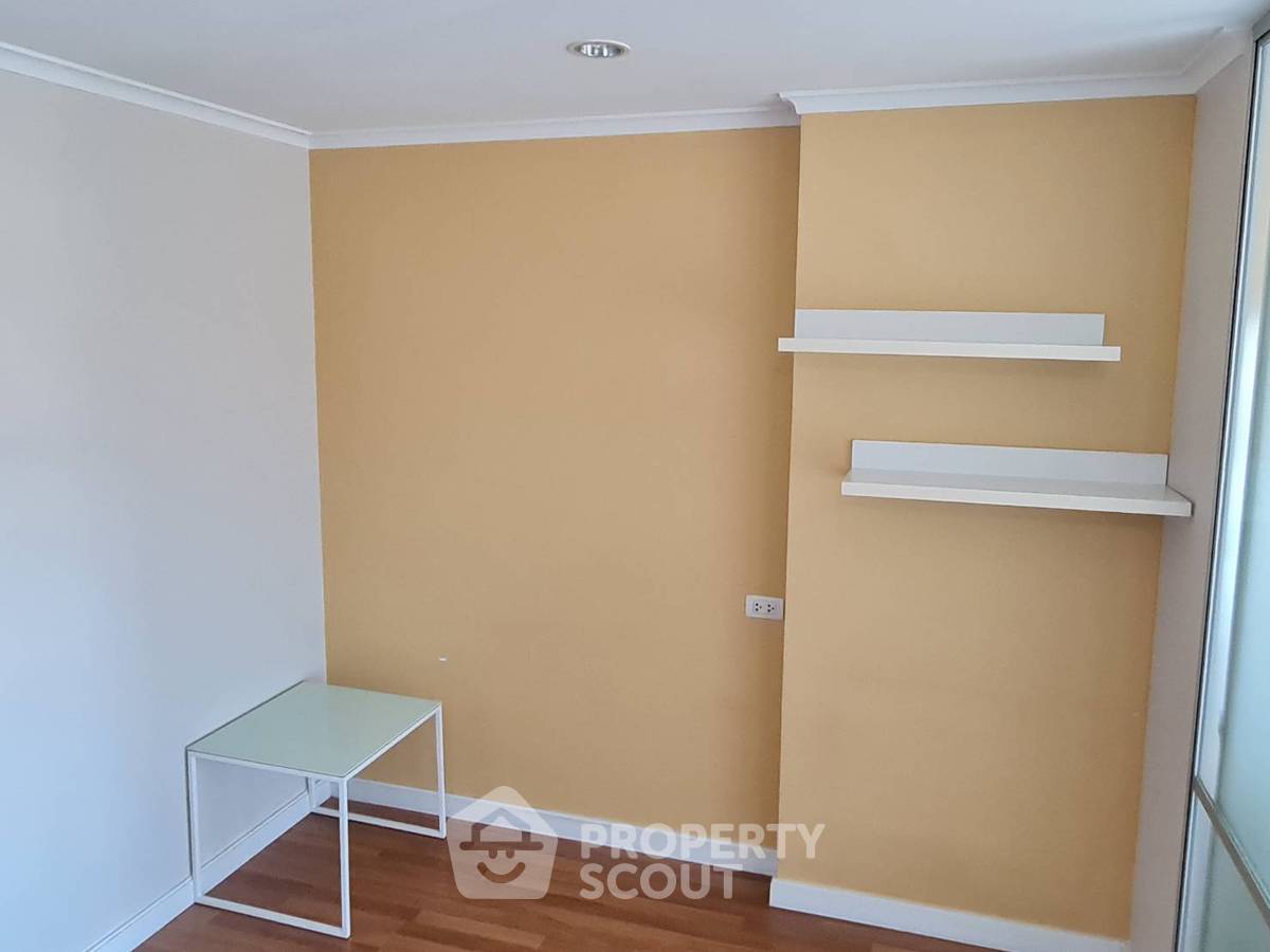 picture 1-BR Condo at Lumpini Place Ratchayothin near BTS Ratchayothin (ID 1885476) - 1/9