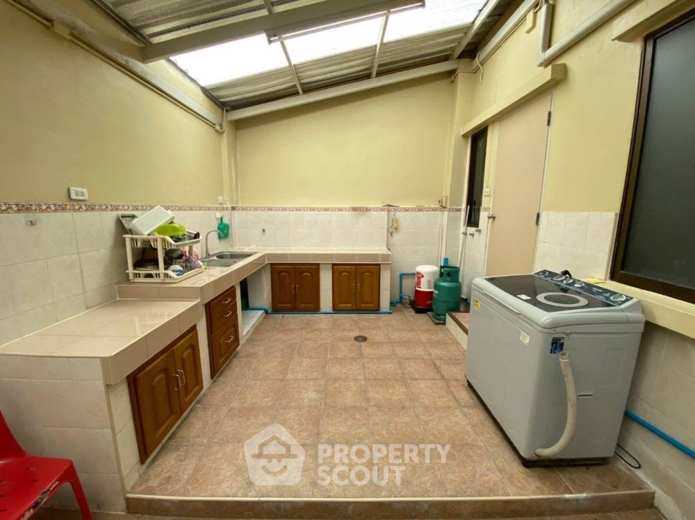 รูป ทาวน์เฮาท์ 3-ห้องนอน ใน วังทองหลาง (ID 1756911) - รูปที่ 5/11