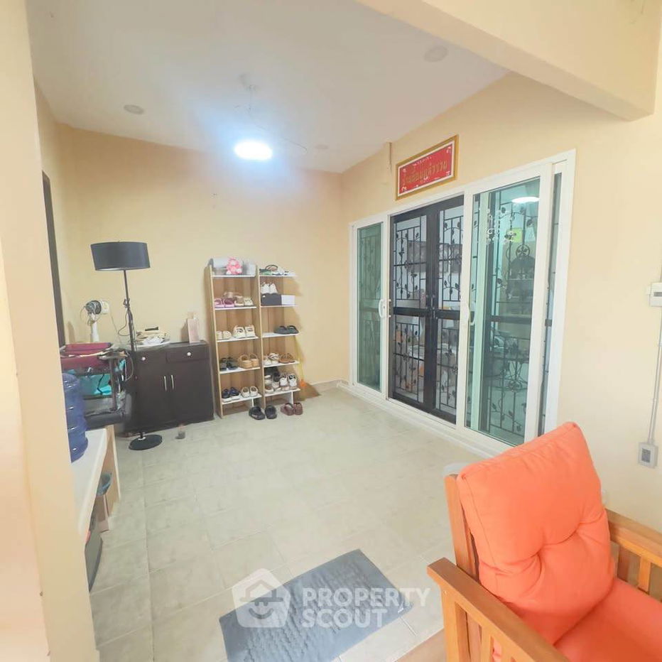 รูป ทาวน์เฮาท์ 2-ห้องนอน ใกล้ พัทยาตะวันออก (ID 2146462) - รูปที่ 3/11