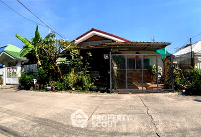 Houses for sale Tesco Lotus Srinakarindra : 2-BR House in Bang Mueang Mai (ID 2035889)