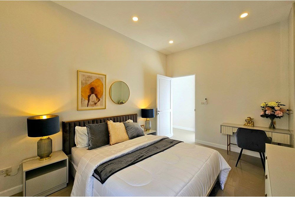 picture [920601001-694] Spacious Modern Villa, 3 Bed 4 Bath in Hua Hin For Sale - 34/37