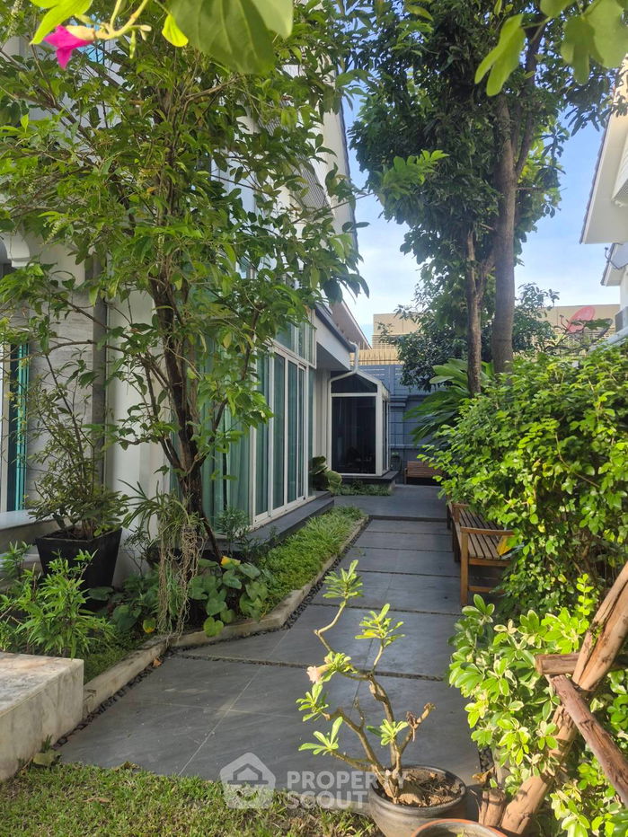 picture 4-BR House in Nuan Chan (ID 2456436) - 41/43