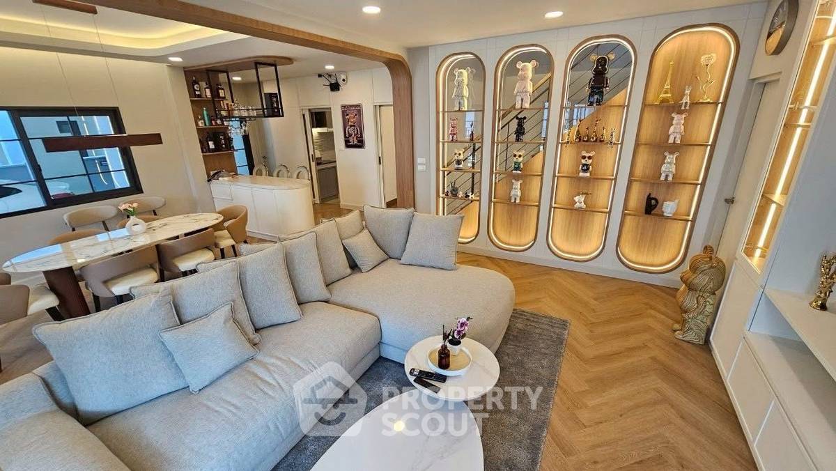 รูป บ้าน 4-ห้องนอน ที่ เซนโทร บางนา ใน บางแก้ว (ID 2457952) - รูปที่ 2/12