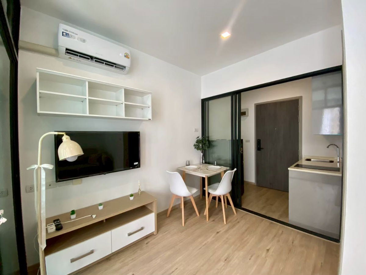 picture Airport Link Huamark condominium rental is convenient for travelling (available in many rooms). Short-term rating. - 10/22