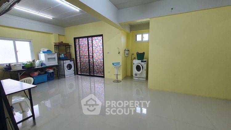 รูป ทาวน์เฮ้าส์ 6-ห้องนอน ใน ท่าข้าม (ID 2432650) - รูปที่ 2/12