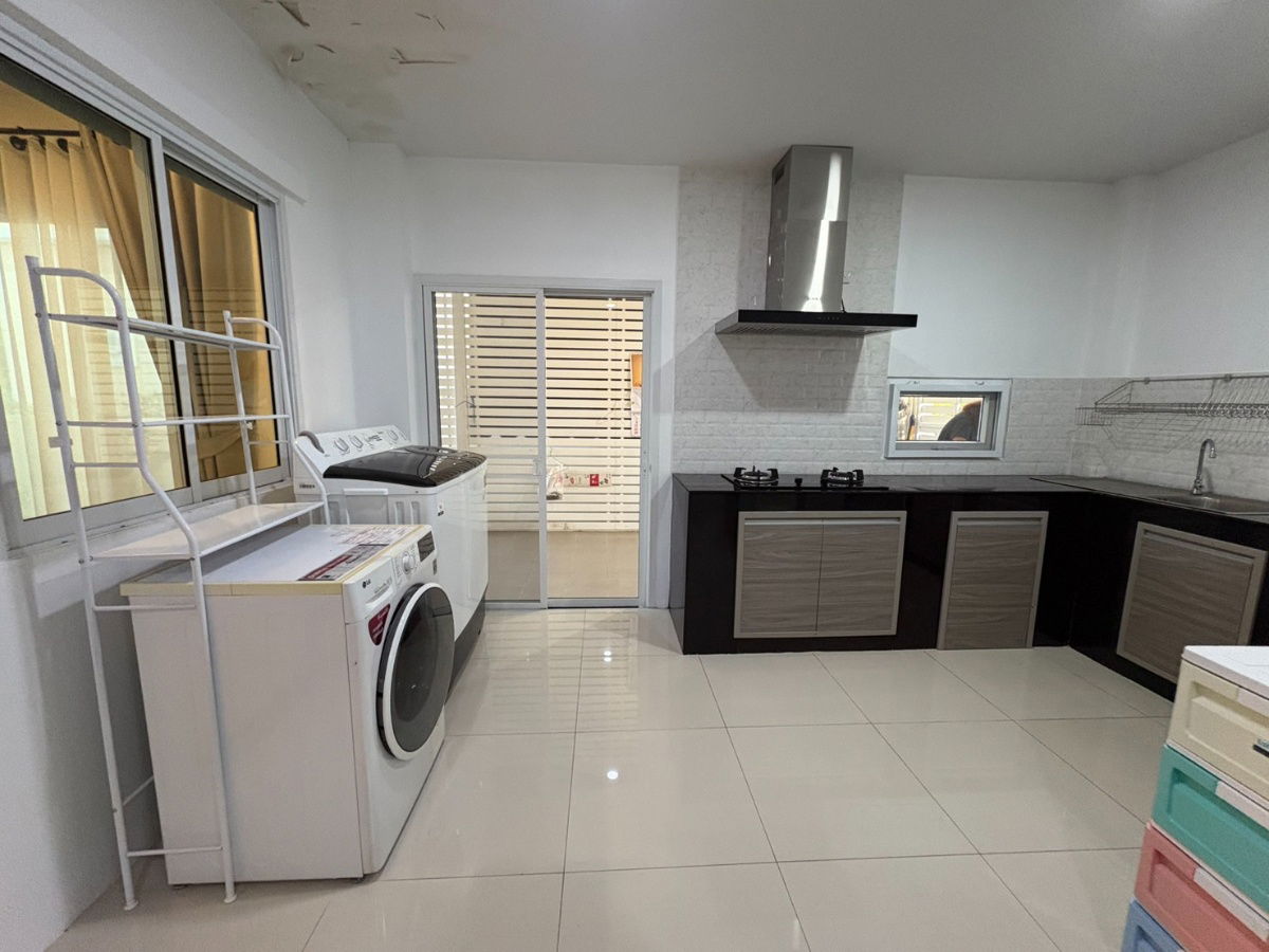 picture Two-storey detached house for sale  4 bedrooms 3 bathrooms and 3 parkings. - 9/26