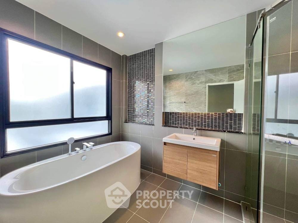 รูป บ้าน 5-ห้องนอน ใน บางศรีเมือง (ID 1396826) - รูปที่ 13/17