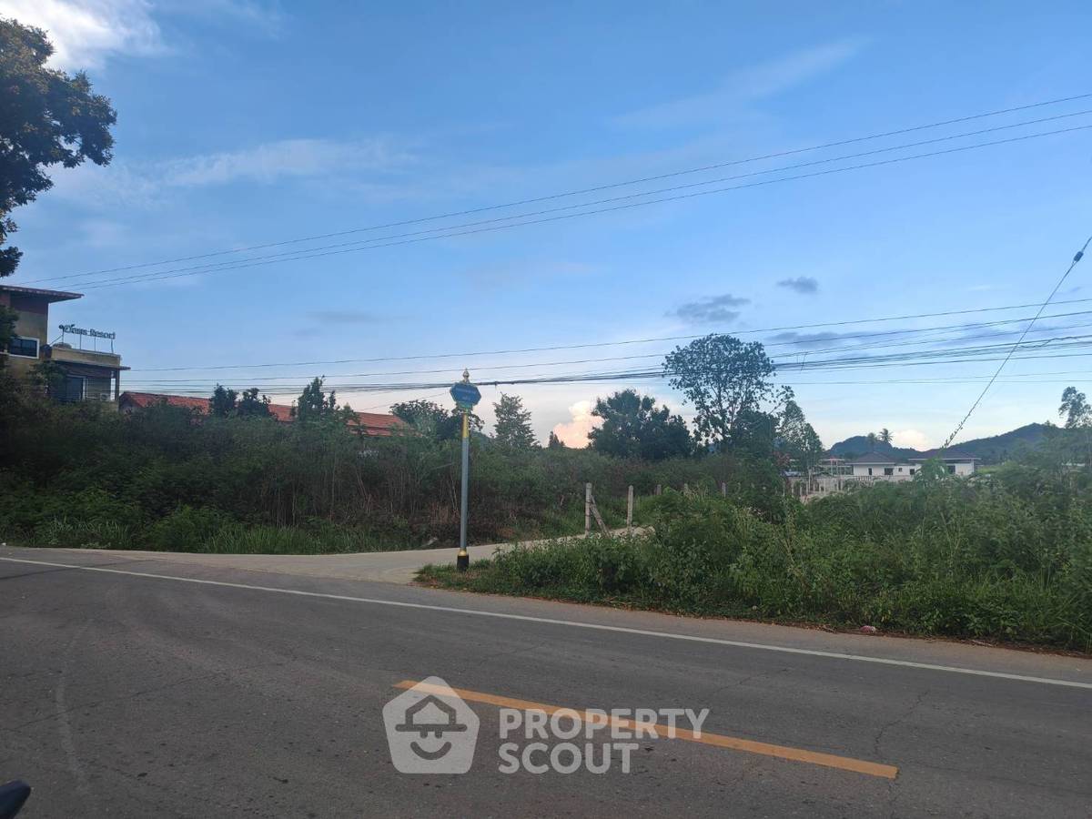 รูป ที่ดินสำหรับปล่อยขาย 8,308 ตารางเมตร แถว ใน วังก์พง (ID 2088510) - รูปที่ 5/5