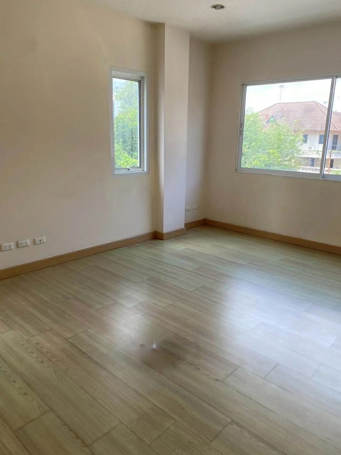 picture 🚩For Rent 3-storey Townhome corner unit, Boonnada Village Soi Pradit Manutham 10| 3 bedrooms 4 bathrooms 🛍️ Near Central Eastville 🛣️ Expressway - 5/14