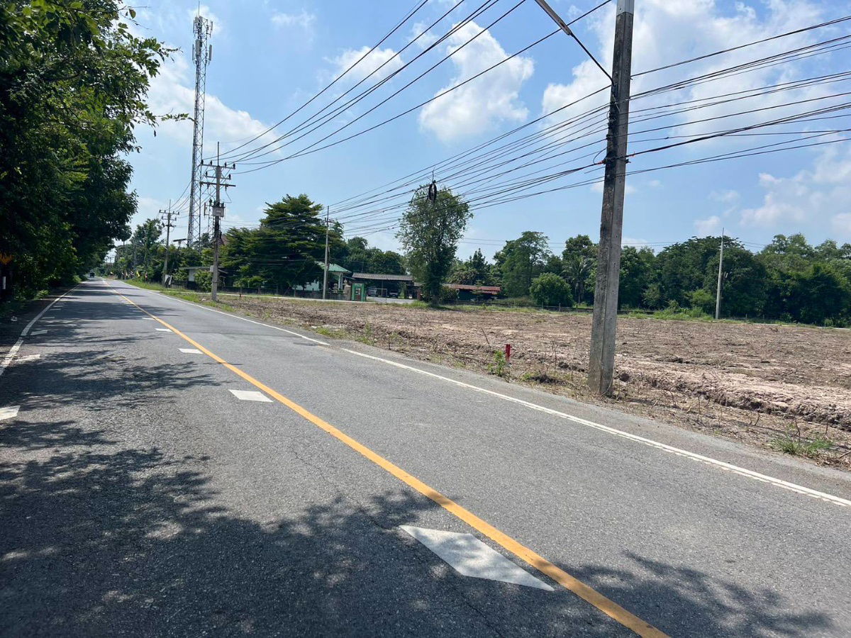 picture Land for sale in Phikun Subdistrict, Ban Na, Nakhon Nayok. There are 3 lots, 1.5 million baht per rai from the municipality2 roads,water frontage, - 11/21