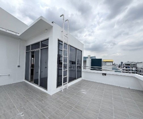 รูป ให้เช่าอาคารสำนักงาน 8 ชั้น ซอยศรีนครินทร์ 40 มีลิฟท์โดยสารในอาคาร ที่จอดรถ 14 คัน เหมาะเป็นสำนักงาน ทำเลดี เดินทางสะดวก - รูปที่ 16/19