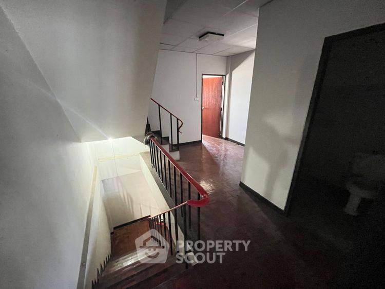 picture 3-BR Townhouse in Sai Mai (ID 2430968) - 7/12