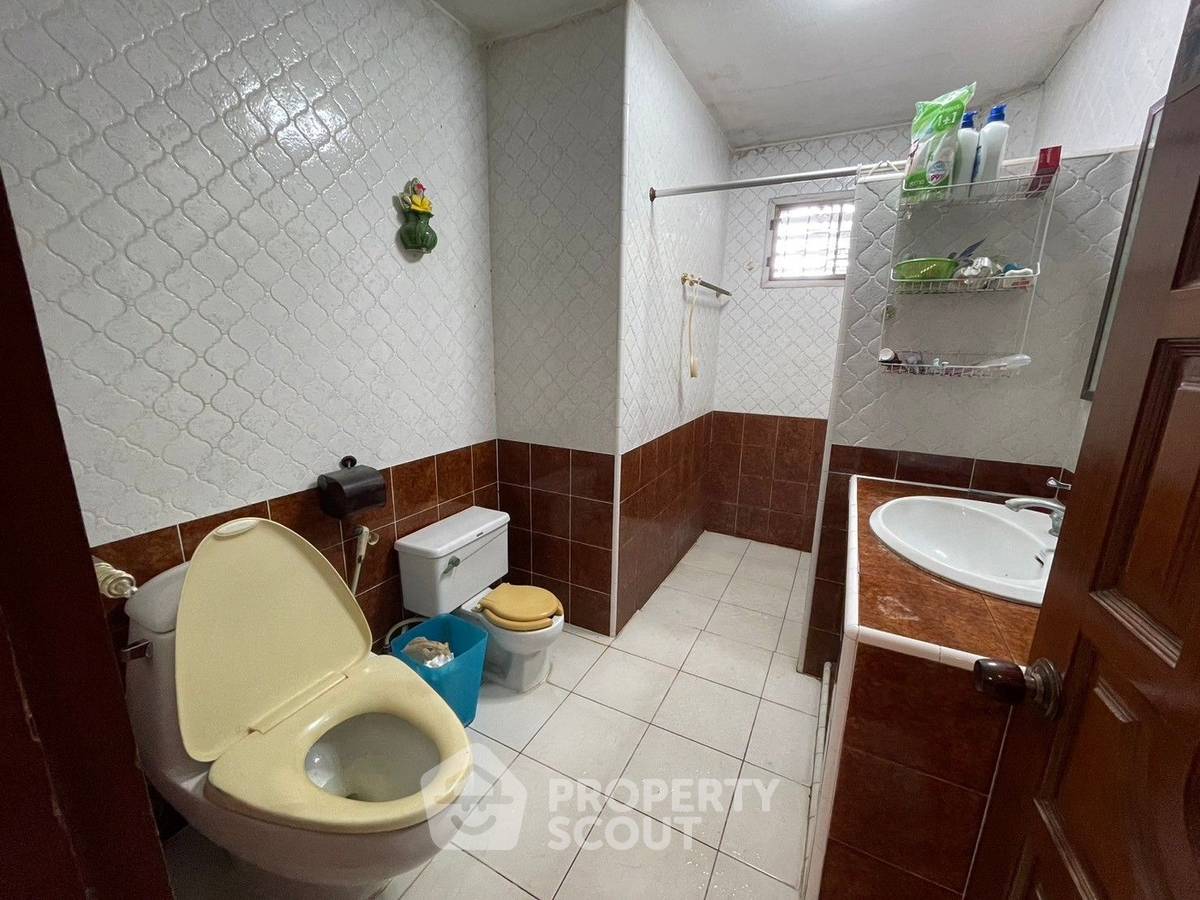 รูป ที่ดินสำหรับปล่อยขาย 1,600 ตารางเมตร แถว ใกล้ เมืองพัทยา (ID 1704736) - รูปที่ 28/29