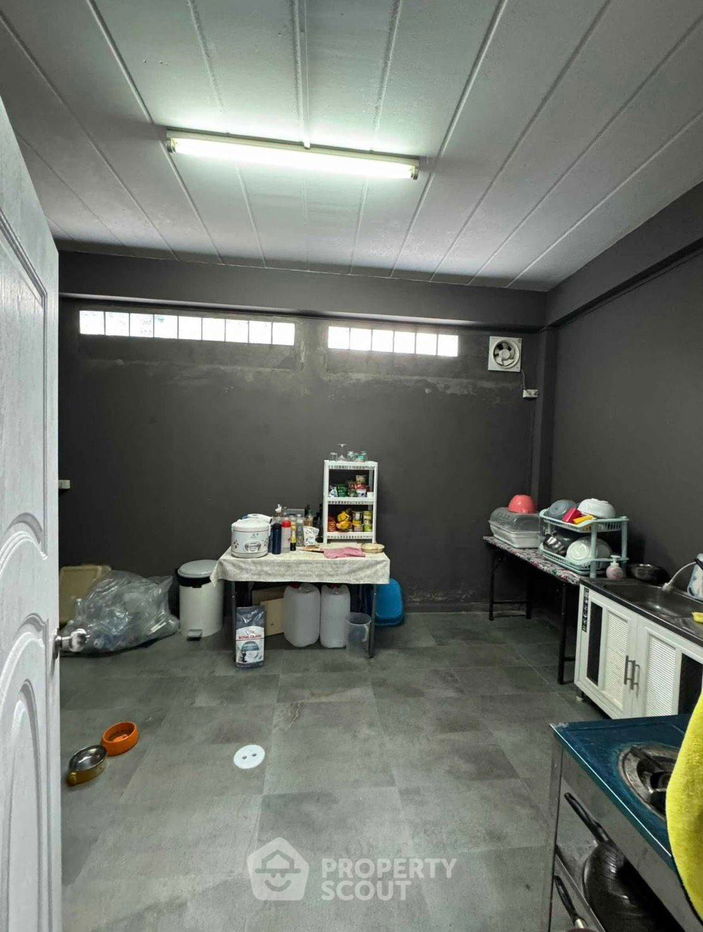 รูป ทาวน์เฮาท์ 3-ห้องนอน ใน ลาดพร้าว (ID 2065274) - รูปที่ 4/12