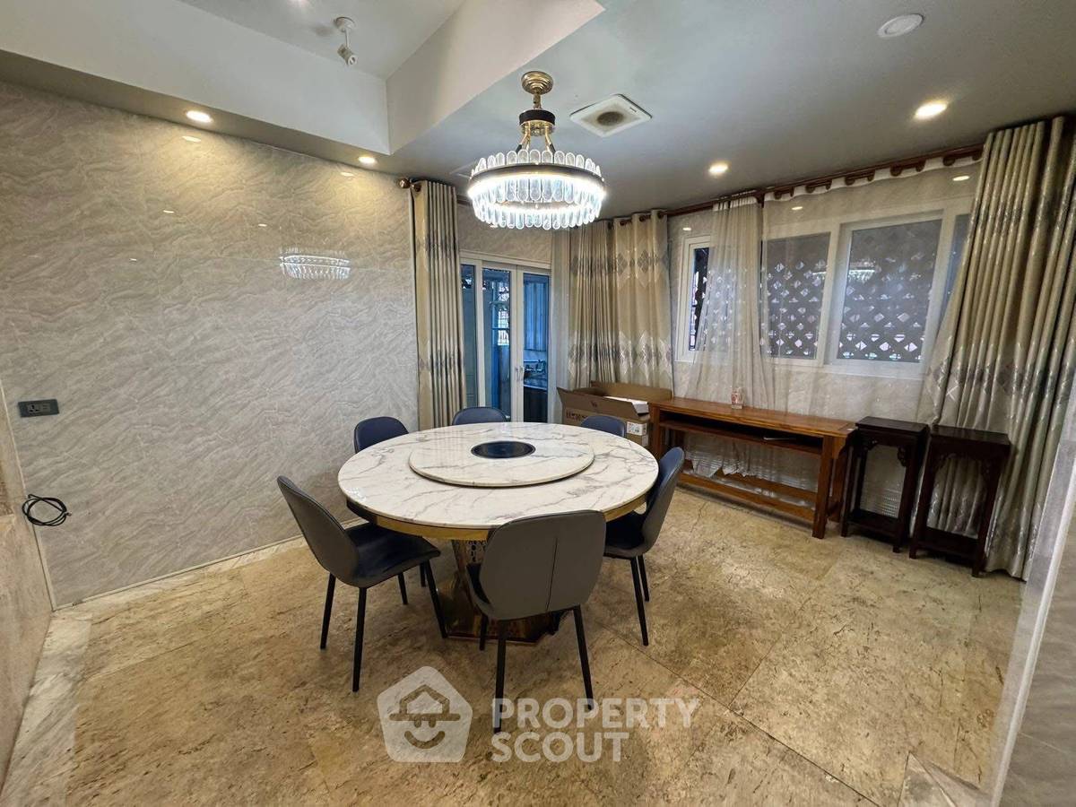 รูป วิลล่า 4-ห้องนอน ใกล้ พัทยาเหนือ (ID 2103538) - รูปที่ 5/16