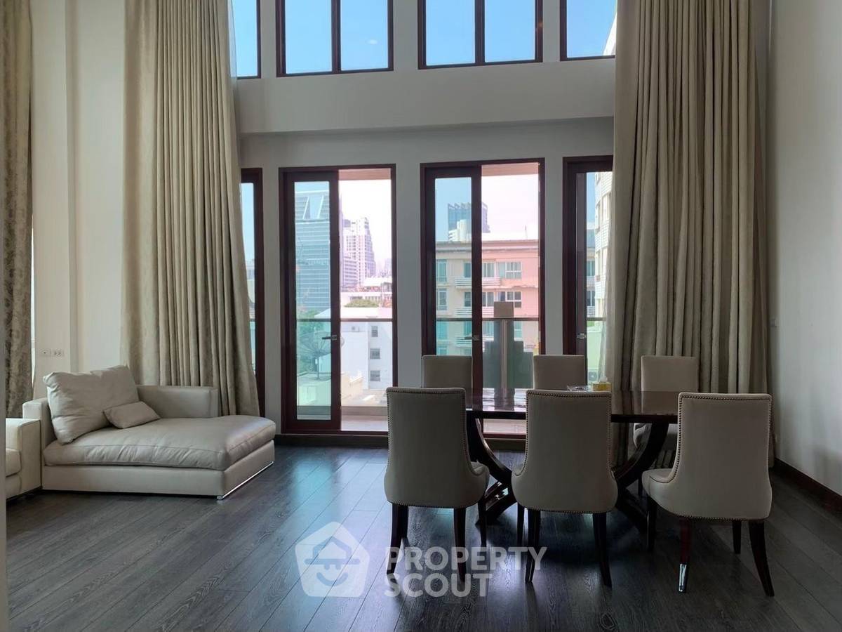 picture 3-BR Condo at The Crest Ruamrudee near BTS Phloen Chit (ID 1963304) - 3/17