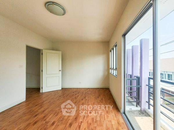 รูป ทาวน์เฮาท์ 4-ห้องนอน ใน บางขุนกอง (ID 2028251) - รูปที่ 7/16