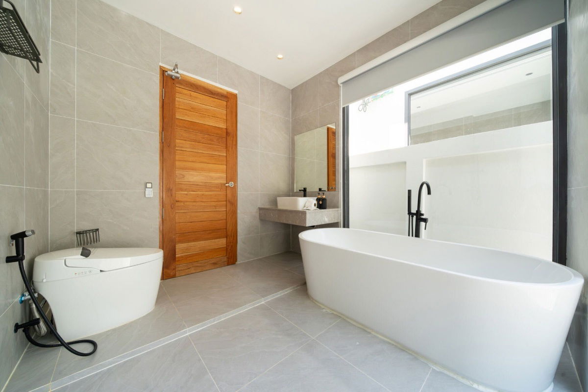 picture Contemporary 4-Bedroom Villa with Private Pool in Rawai, Phuket - U1701682 - 6/16