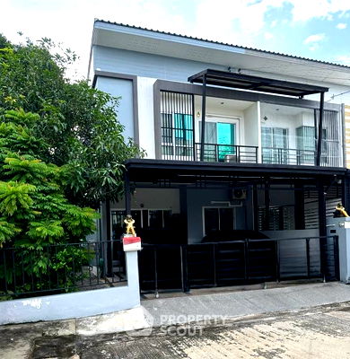 ทาวน์โฮม ถนนนิมิตรใหม่ : ทาวน์เฮาท์ 4-ห้องนอน ใน ทรายกองดิน (ID 1697926)