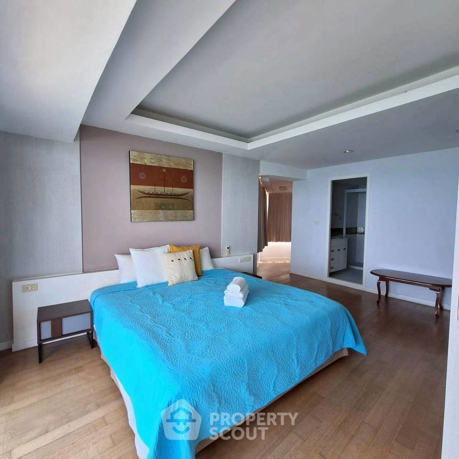 picture 3-BR Condo at Sunshine Beach Condotel close to Pattaya (ID 2450182) - 10/19