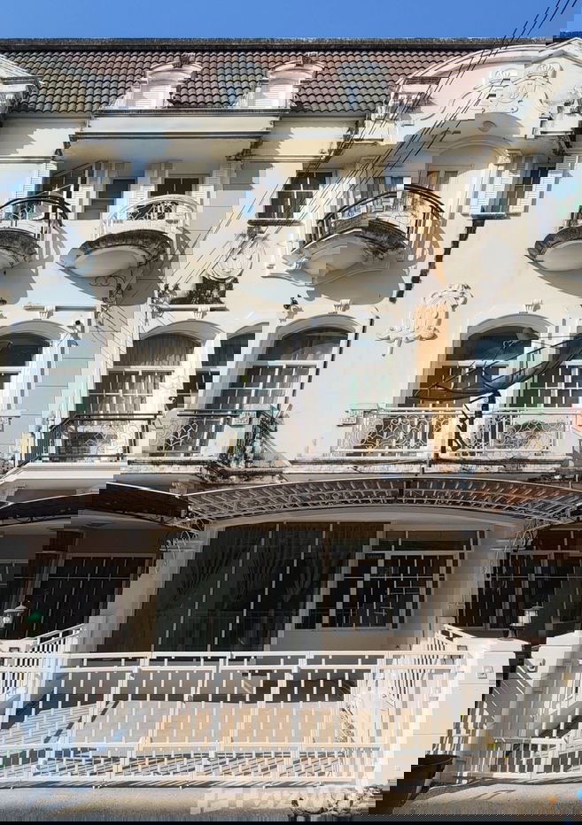 picture 3 Bedroom Townhouse for sale at The Metro Rama 9  5358179 - 2/11