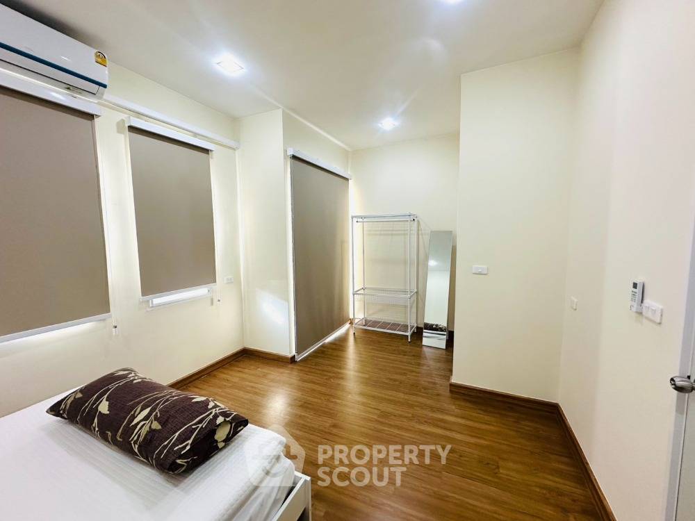 รูป ทาวน์เฮาท์ 4-ห้องนอน ใน ฟ้าฮ่าม (ID 1986281) - รูปที่ 11/13