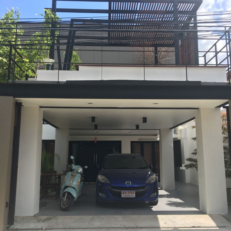 picture Modern House for Rent in Ratchada Soi 3 Near MRT Rama 9 - 34/35