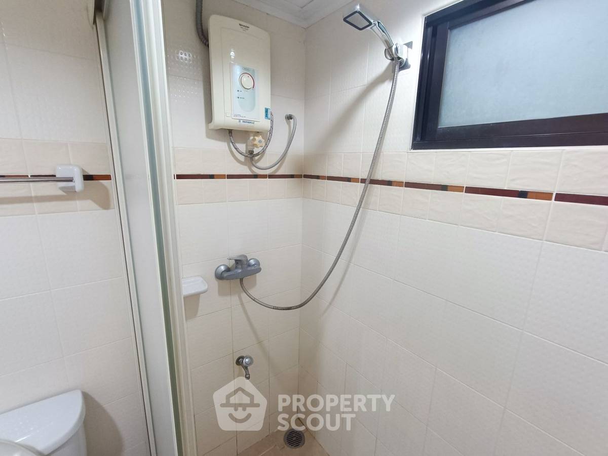 picture 1-BR Condo at Lumpini Place Pinklao 2 near MRT Bang Yi Khan (ID 1325893) - 6/12