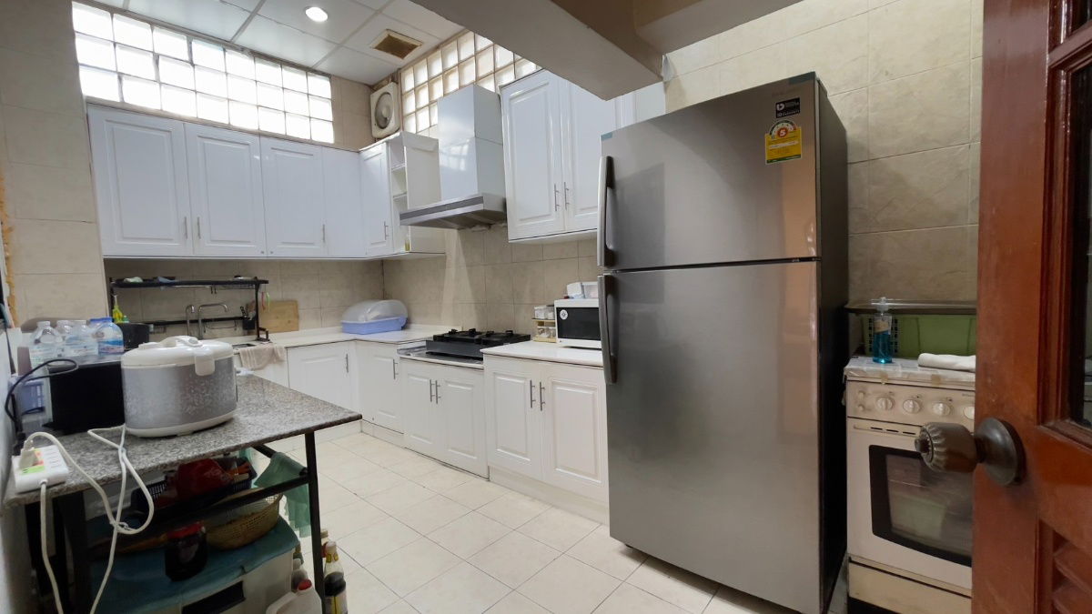 picture 4-storey townhouse, Ekkamai Villa project, Soi Sukhumvit 63, near BTS Ekkamai, only 2 kilometers. - 12/36