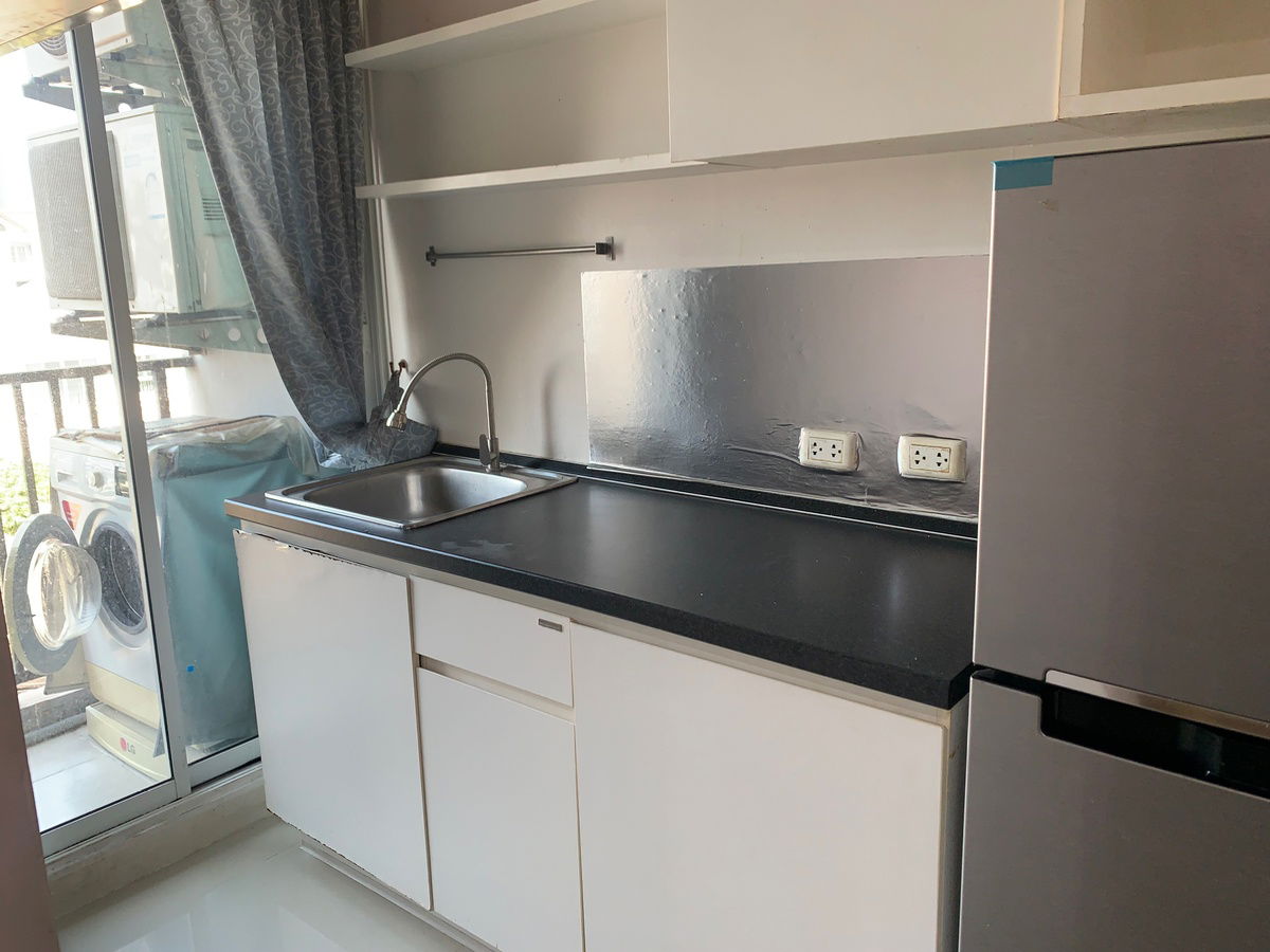picture 📣 Lat Phrao 18 ~ Condo for rent ~ 450 meters from Lat Phrao MRT Station, 6-minute walk ~ Near Union Mall, Central Ladprao, and Mini Big C Extra - 8/11