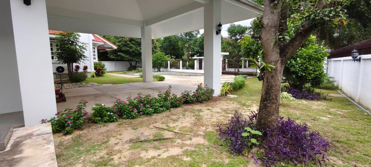 รูป ให้เช่า บ้านเดี่ยว หลังใหญ่ หลังริม 4 ห้องนอน ซอยปรีดีพนมยงค์ 11 สุขุมวิท 71 คลองตัน พร้อมเฟอร์นิเจอร์ไม้สักทั้งหลัง - รูปที่ 8/37