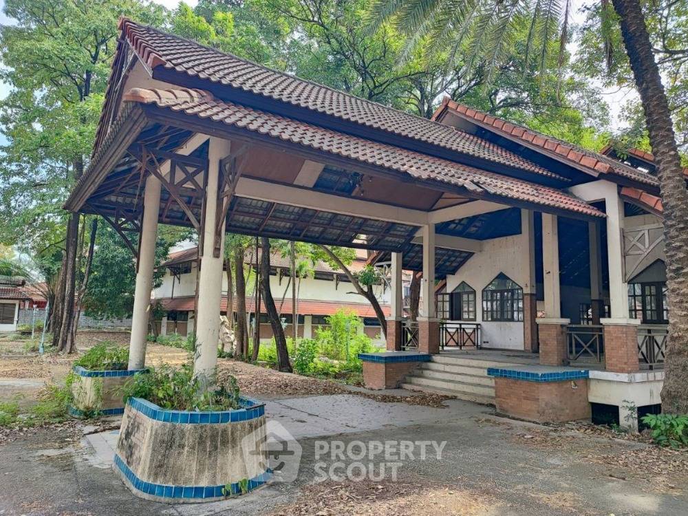 รูป ที่ดินสำหรับปล่อยเช่า 6,400 ตารางเมตร แถว ใน ทุ่งสองห้อง (ID 2075611) - รูปที่ 3/10