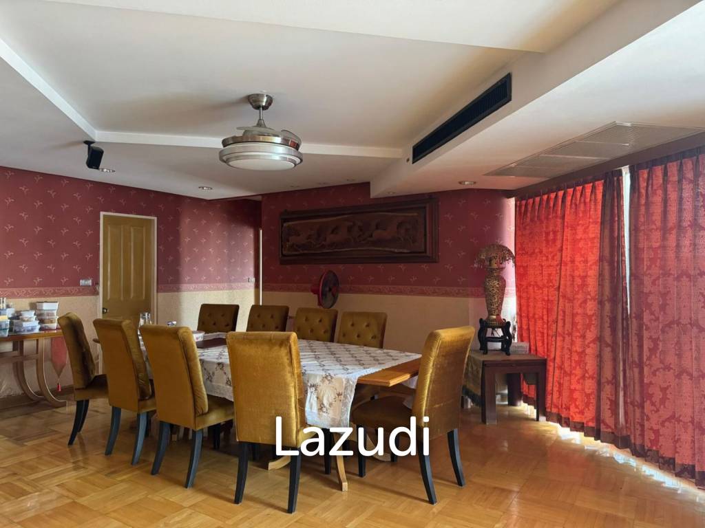 picture Spacious 4-Bed Condo in Bangkok Garden, Yannawa - 3/9