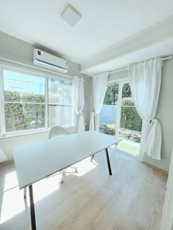 รูป H 936 ให้เช่า บ้านแฝด ม.Anya Bangna-Ramkhamhaeng 2 บ้านสวย มีเฟอร์นิเจอร์ พร้อมอยู่ ราคา 55,000 บาท - รูปที่ 4/10