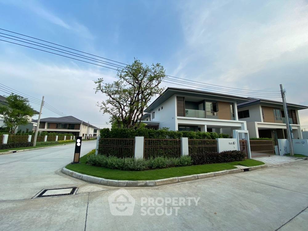 picture 5-BR House at Setthasiri Phahol-Watcharapol in Tha Raeng (ID 1378804) - 1/10