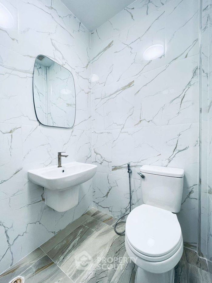 รูป ทาวน์เฮาท์ 3-ห้องนอน ใกล้ พัทยาตะวันออก (ID 2111950) - รูปที่ 13/16