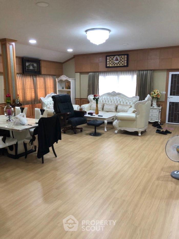 รูป บ้าน 2-ห้องนอน ใกล้ เดอะ เวเนเซีย (ID 2185043) - รูปที่ 6/9